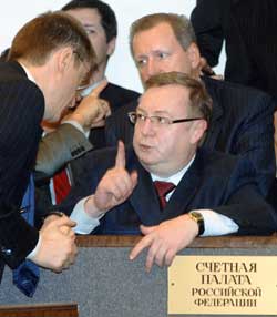 Сергей Степашин рассчитывает, что проект закона будет принят до конца года. Сергей Степашин рассчитывает, что проект закона будет принят до конца года.