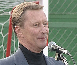 Нам следует привнести новые технологии в Арктику, считает вице-премьер Сергей Иванов. 